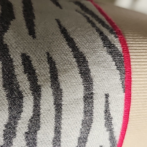 Anthropologie Gray‎ and White Zebra Lizzie Mock Turdleneck Neck Sweater Meduim - Picture 4 of 11